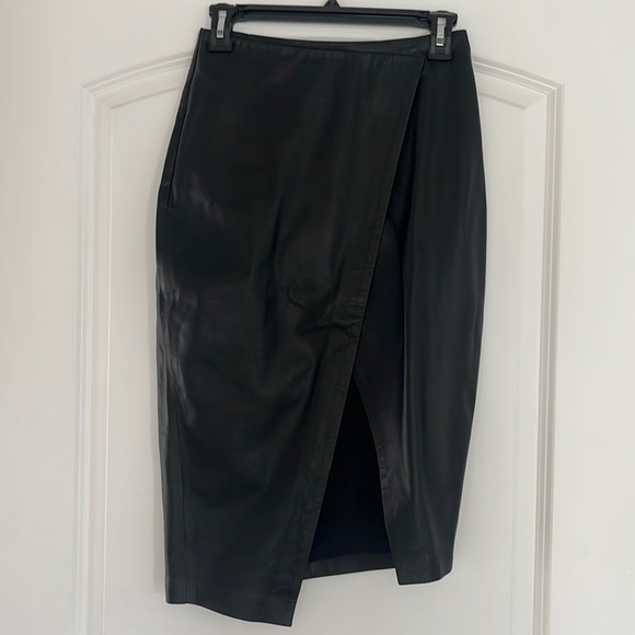 Zeynep Arcay leather skirt - Picture 1 of 5